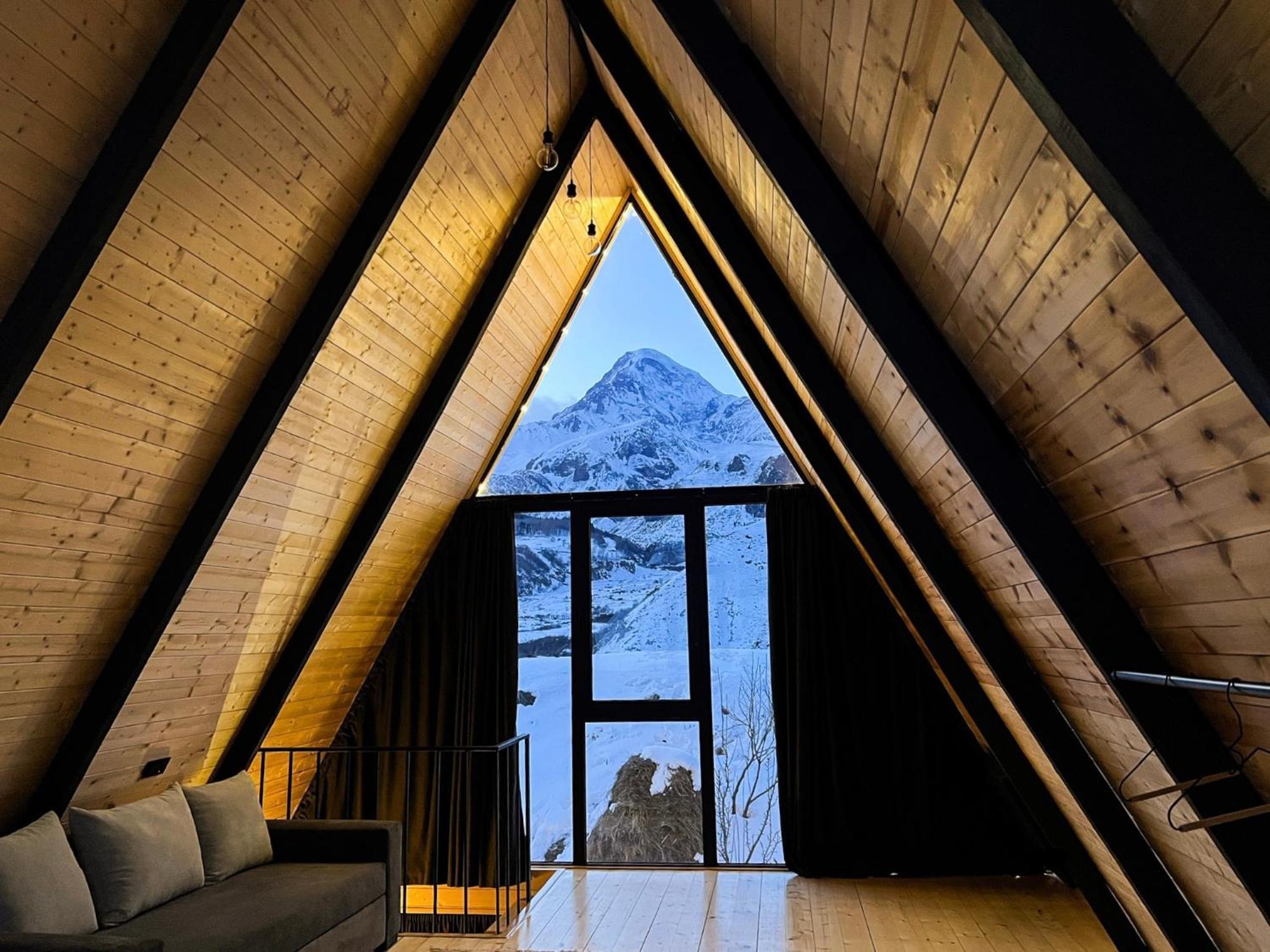 Kazbegi Hills Cottages ภายนอก รูปภาพ