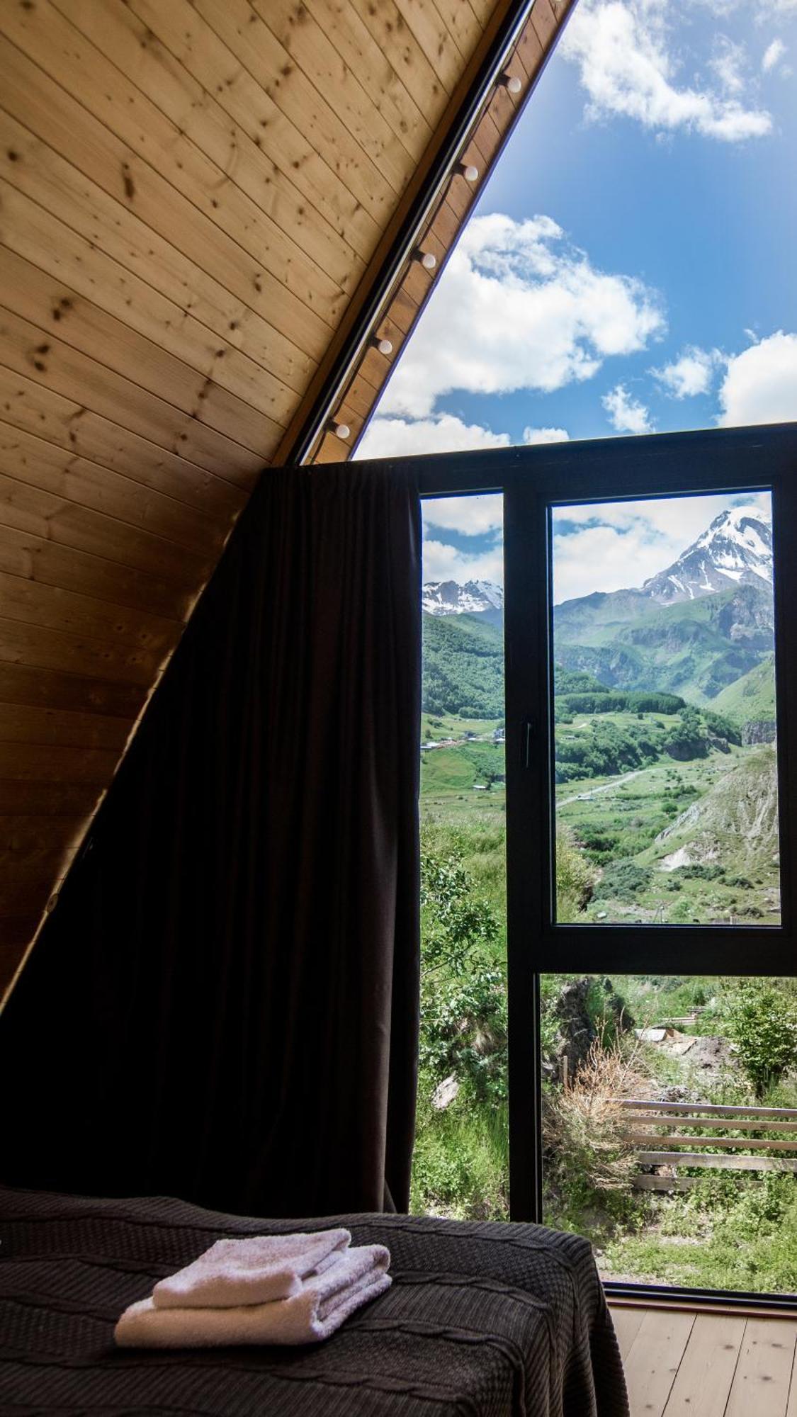 Kazbegi Hills Cottages ภายนอก รูปภาพ