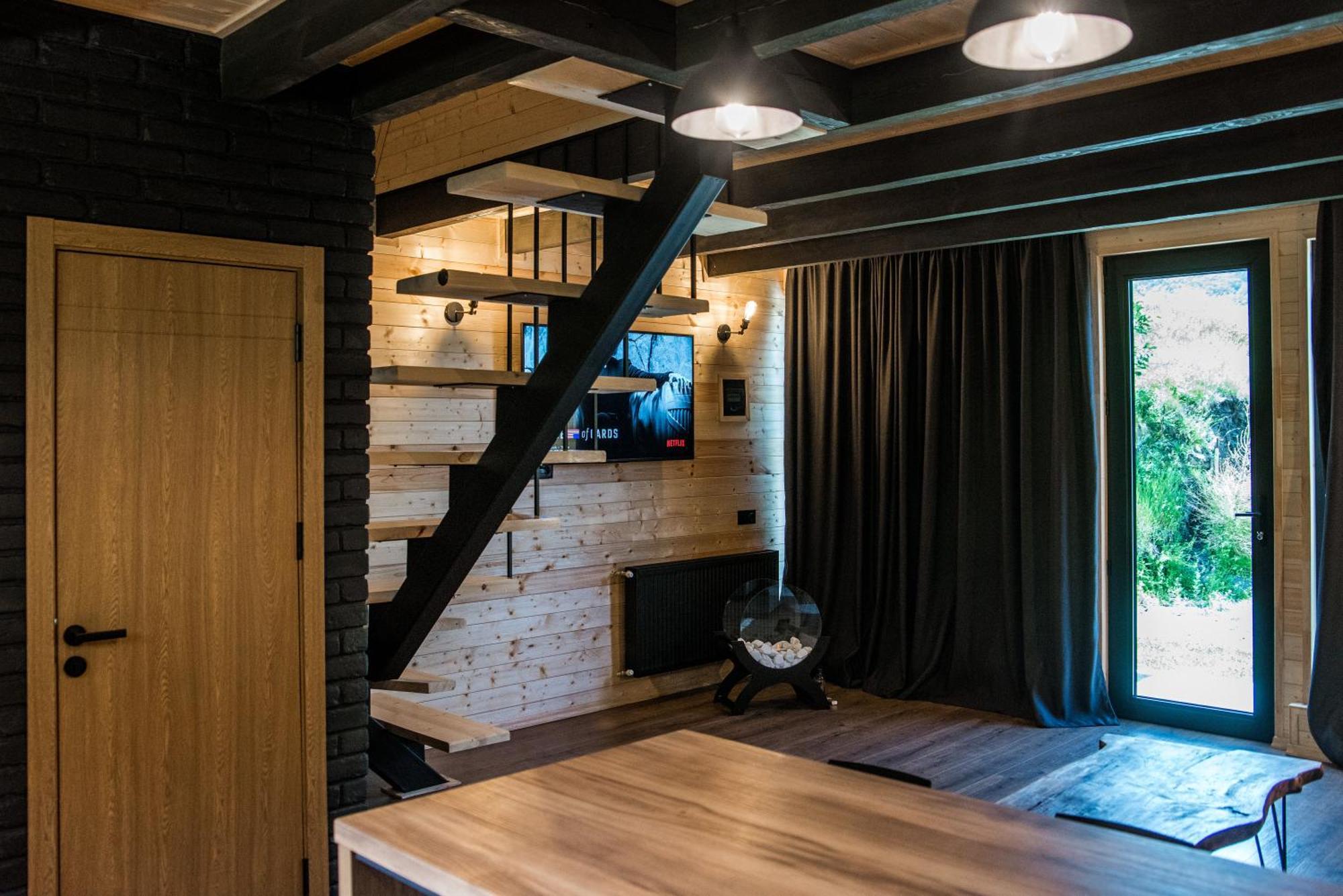 Kazbegi Hills Cottages ภายนอก รูปภาพ